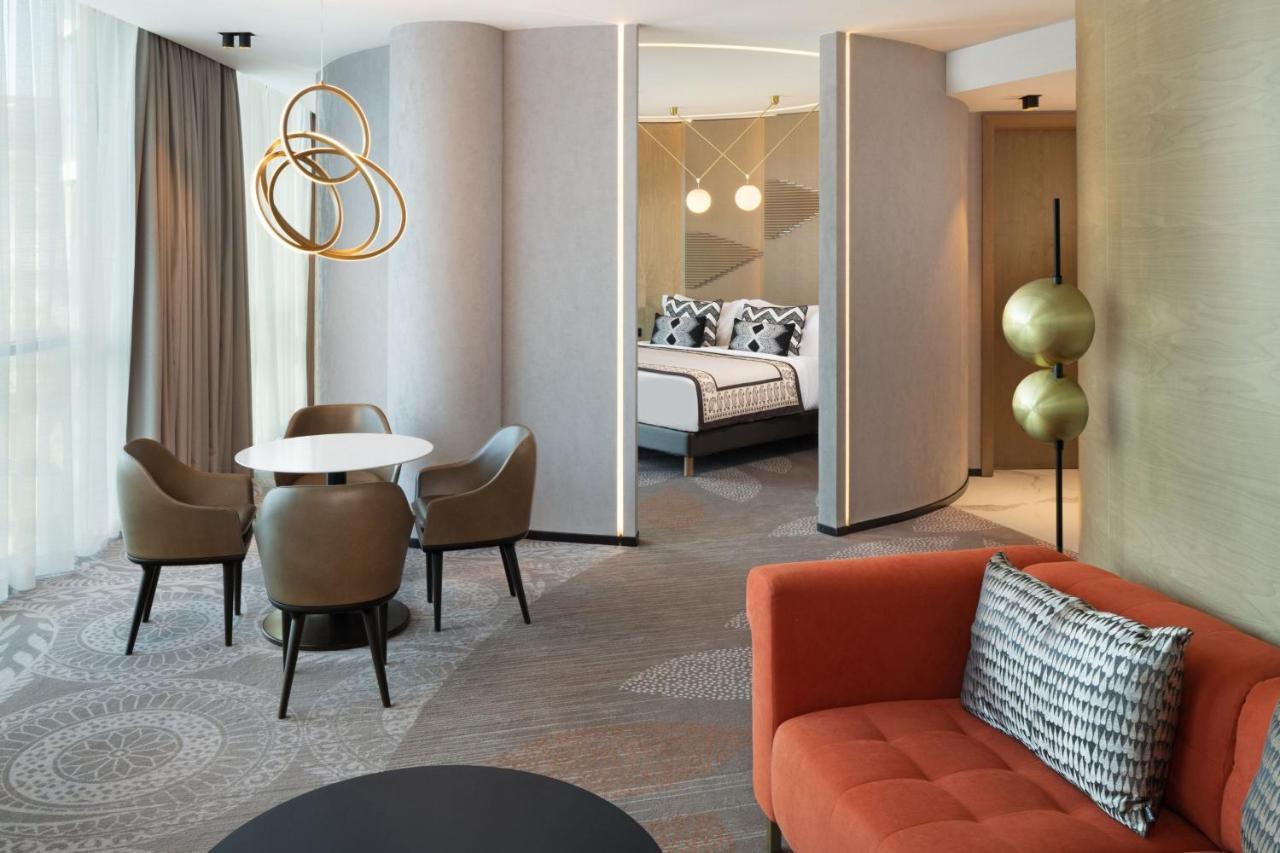Paragraph Freedom Square, A Luxury Collection Hotel, Тбилиси Экстерьер фото