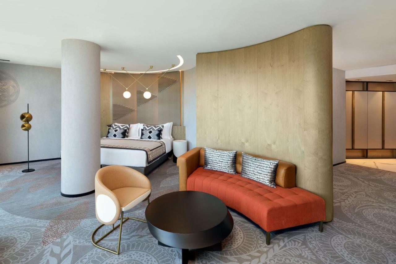 Paragraph Freedom Square, A Luxury Collection Hotel, Тбилиси Экстерьер фото