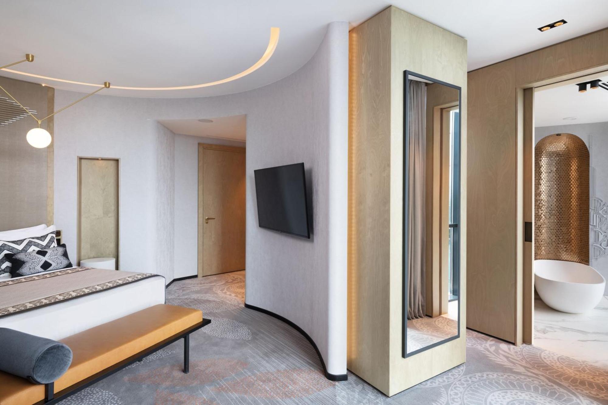 Paragraph Freedom Square, A Luxury Collection Hotel, Тбилиси Экстерьер фото